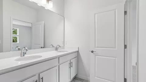 Bath - 607 Silver Stream Ct, Brandon, FL 33511 photo 4 of 7