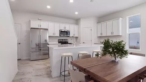 Kitchen - 607 Silver Stream Ct, Brandon, FL 33511 photo 2 of 7