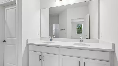 Bath - 607 Silver Stream Ct, Brandon, FL 33511 photo 3 of 7