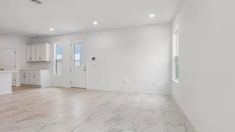Living - 607 Silver Stream Ct, Brandon, FL 33511 photo 2 of 4
