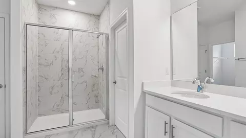 Bath - 607 Silver Stream Ct, Brandon, FL 33511 photo 5 of 7
