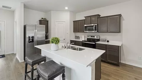 Kitchen - 120 Pheasant Run Rd, Terrell, TX 75160 photo 2 of 10