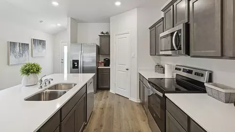 Kitchen - 120 Pheasant Run Rd, Terrell, TX 75160 photo 4 of 10