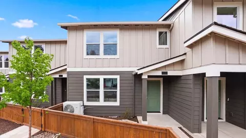 61225 Parrell Rd, Bend, OR 97702
