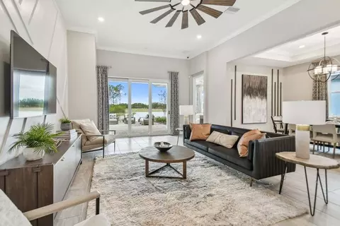 Living - 1247 Honeycomb Pl, Seffner, FL 33584 photo 2 of 2