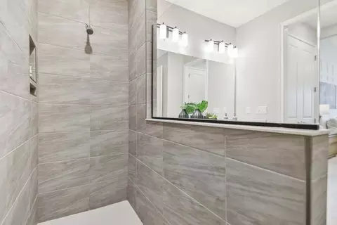 Bath - 1247 Honeycomb Pl, Seffner, FL 33584 photo 6 of 6