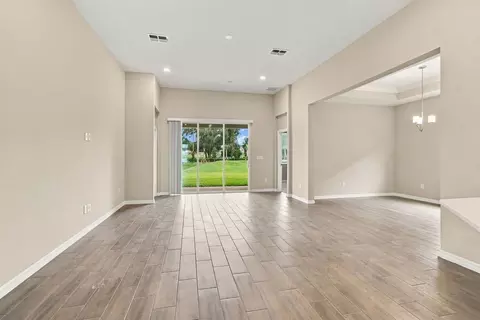 Living - 1247 Honeycomb Pl, Seffner, FL 33584 photo 1 of 2
