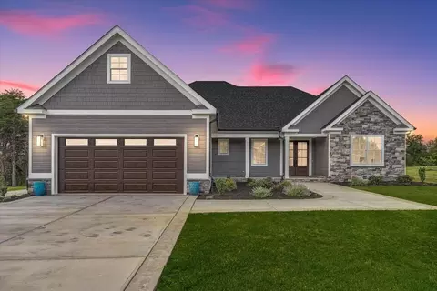 1161 Golf View Ct, Huddleston, VA 24104