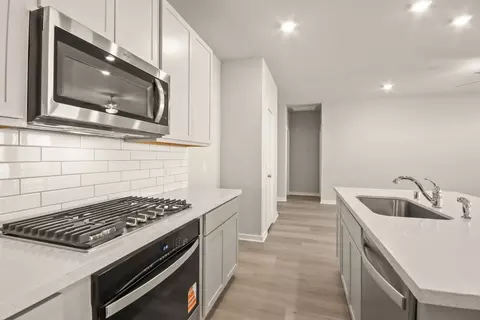 Kitchen - 12048 Moonlight Path Dr, Conroe, TX 77304 photo 3 of 6
