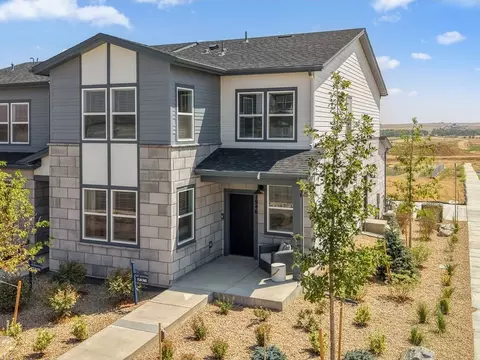 1937 S Jackson Gap St, Aurora, CO 80018