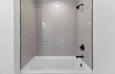 Bath - 607 Driftstone Ln, Murfreesboro, TN 37128 photo 3 of 4