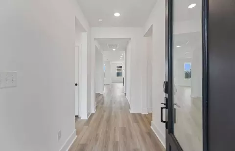 Entry Way - 607 Driftstone Ln, Murfreesboro, TN 37128 photo 1 of 2