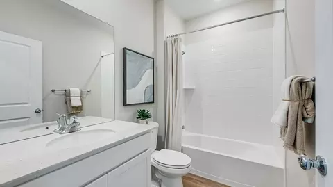 Bath - 990 Mew Rd, Windsor, CO 80550 photo 2 of 5