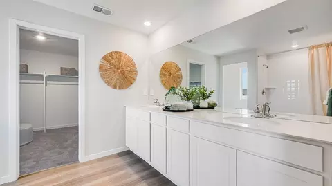 Bath - 990 Mew Rd, Windsor, CO 80550 photo 1 of 5