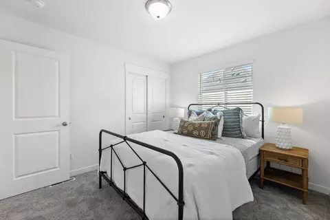 Bedroom - 1200 S 32nd Ave, Cornelius, OR 97113 photo 3 of 11
