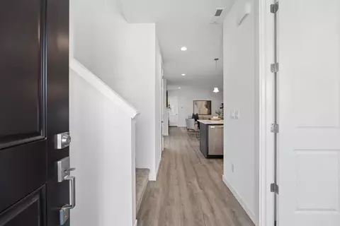 Entry Way - 1200 S 32nd Ave, Cornelius, OR 97113 photo 5 of 6
