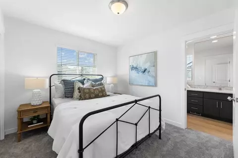 Bedroom - 1200 S 32nd Ave, Cornelius, OR 97113 photo 4 of 11