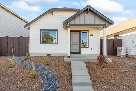4032 SW Obsidian Pl, Redmond, OR 97756