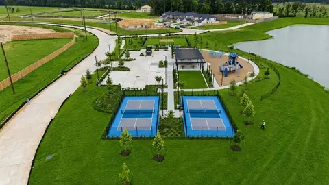 View/Area - 10602 Flight Deck Ct, Conroe, TX 77303 photo 6 of 11