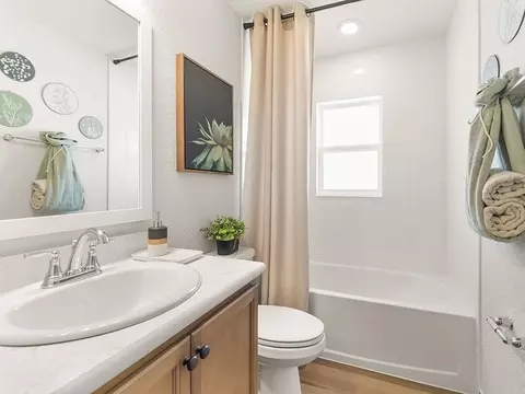 Bath - 5850 Piney Shrub Pl, Saint Cloud, FL 34771 photo 3 of 6