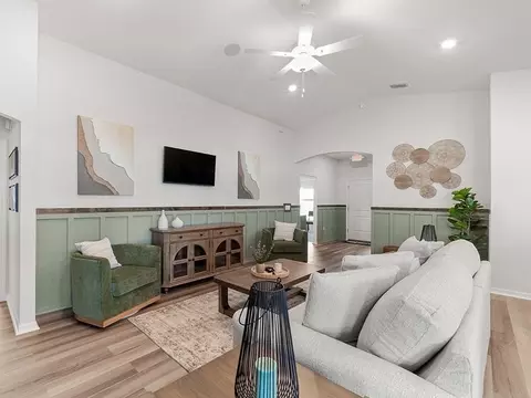 Living - 5850 Piney Shrub Pl, Saint Cloud, FL 34771 photo 2 of 3