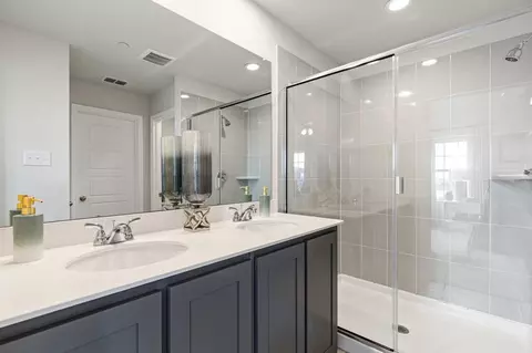Bath - 4002 Avion Dr, Sanger, TX 76266 photo 4 of 6
