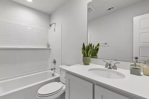 Bath - 4002 Avion Dr, Sanger, TX 76266 photo 3 of 6