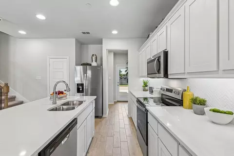 Kitchen - 4002 Avion Dr, Sanger, TX 76266 photo 5 of 11