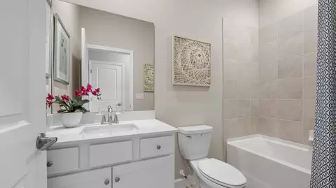 Bath - 5164 Sugarwood Dr, Naples, FL 34113 photo 3 of 5