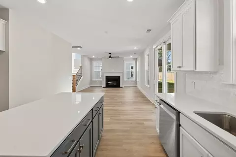 Entry Way - 219 Creek Pointe Dr, Moncks Corner, SC 29461 photo 2 of 5