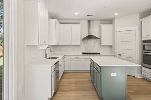 Kitchen - 219 Creek Pointe Dr, Moncks Corner, SC 29461 photo 6 of 10