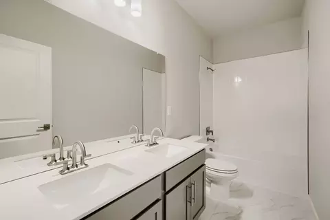 Bath - 653 Noola St, Windsor, CO 80550 photo 4 of 5