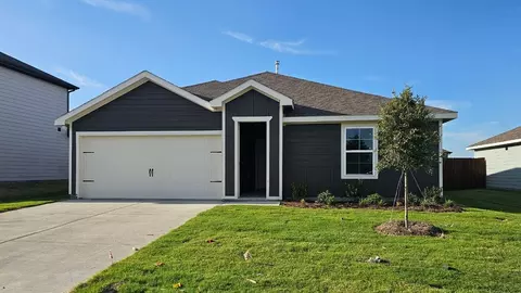 204 Saddle Blanket Dr, Nevada, TX 75173