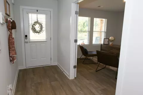 Entry Way - 121 Shenandoah Ln, Lagrange, GA 30241 photo 1 of 3