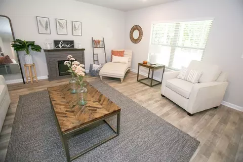 Living - 121 Shenandoah Ln, Lagrange, GA 30241 photo 1 of 5