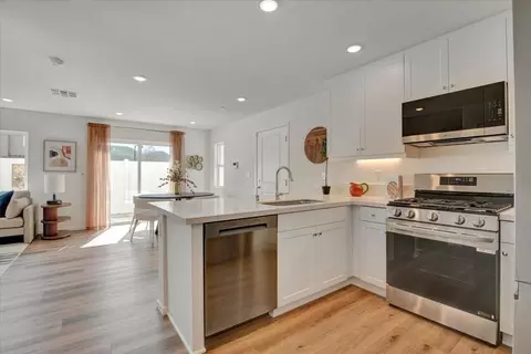 Kitchen - 407 River Terrace Dr, Lompoc, CA 93436 photo 4 of 8