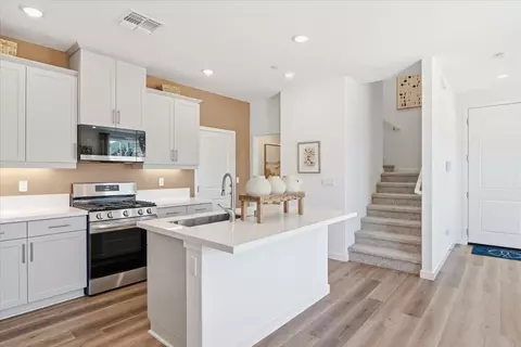 Kitchen - 407 River Terrace Dr, Lompoc, CA 93436 photo 7 of 8