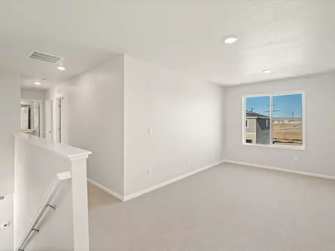 6691 Roundtail Way, Colorado Springs, CO 80925