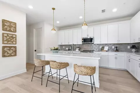Kitchen - 17652 Cane Ave, Venice, FL 34293 photo 1 of 4