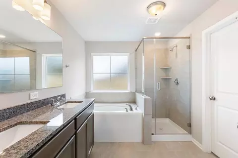 Bath - 4500 S Fork Ranch Rd, Waco, TX 76705 photo 1 of 6