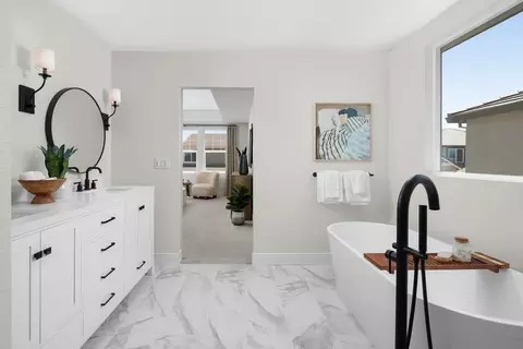 Bath - 125 Solera Dr, Lodi, CA 95240 photo 2 of 3