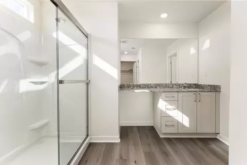 Bath - 7729 Avocado Ln, Bakersfield, CA 93313 photo 1 of 2