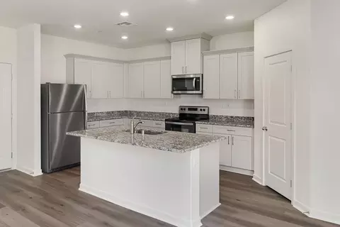 Kitchen - 7729 Avocado Ln, Bakersfield, CA 93313 photo 1 of 1