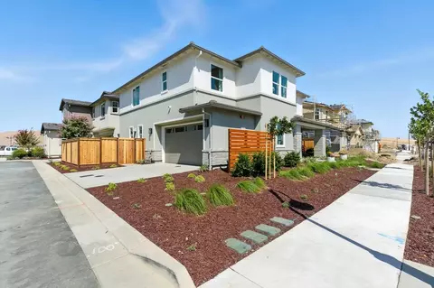 Exterior - 2441 Cinnabar Dr, Fairfield, CA 94533 photo 4 of 28