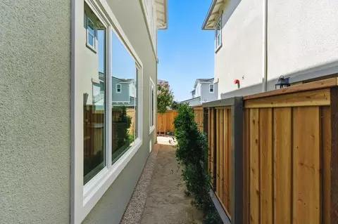 Exterior - 2441 Cinnabar Dr, Fairfield, CA 94533 photo 10 of 27