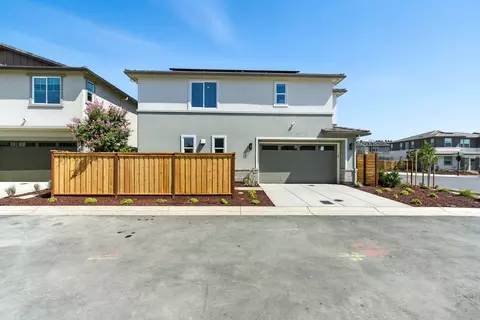 Exterior - 2441 Cinnabar Dr, Fairfield, CA 94533 photo 5 of 27