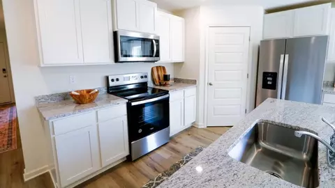 Kitchen - 75 Archers Brook Dr, Springville, AL 35146 photo 1 of 6