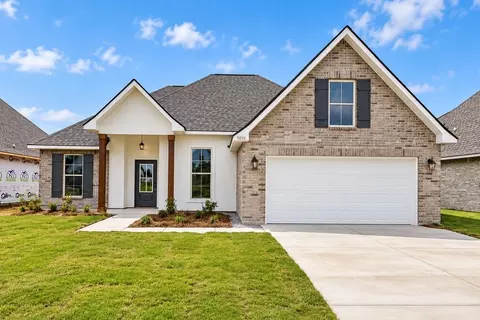 5033 Falcon Bay Dr, Shreveport, LA 71107
