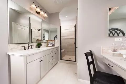 Bath - 2203 Gilford St, Bakersfield, CA 93311 photo 3 of 4