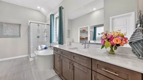Bath - 16828 Stack St, Justin, TX 76247 photo 5 of 8